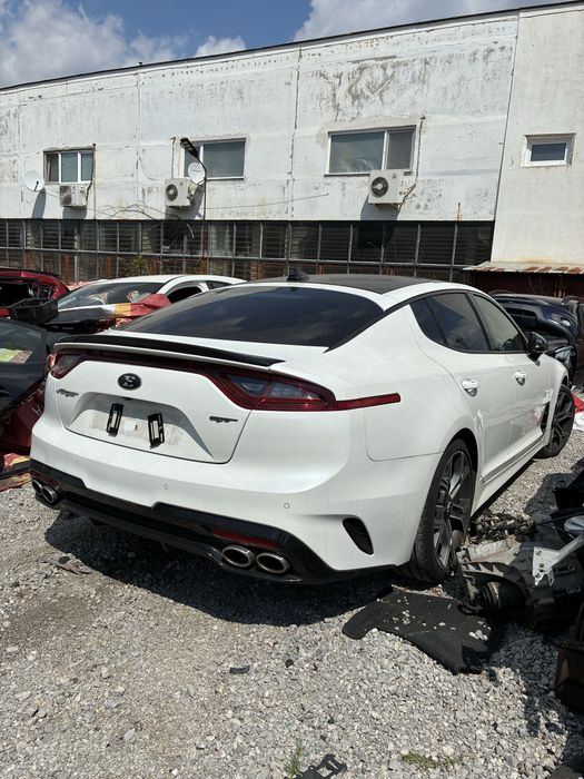 Kia Stinger GT на части