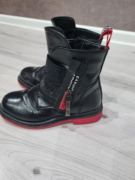 Ботинки демисезонные (осень-весна) на девочку