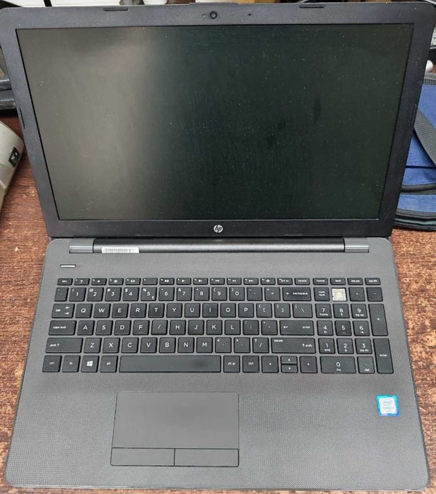 HP 250 G6 15.6" HD 8gb / 512Gb i3-6006u