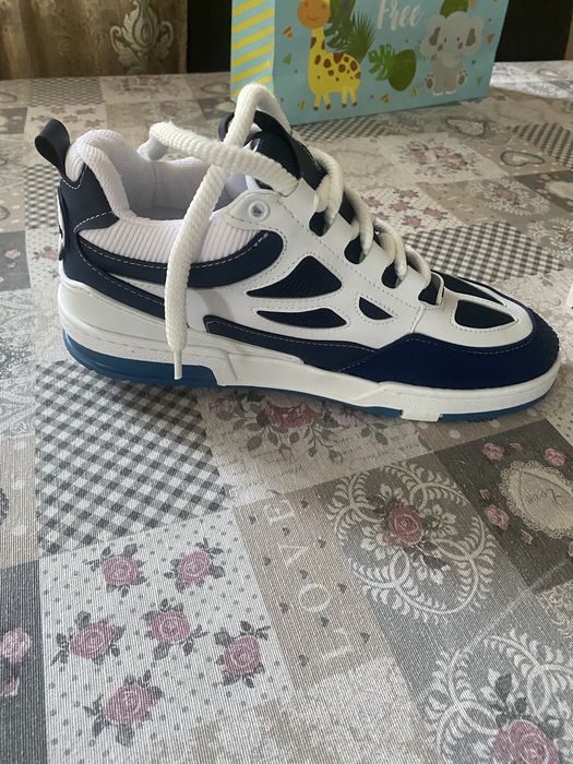 Papuci Louis Vuitton
