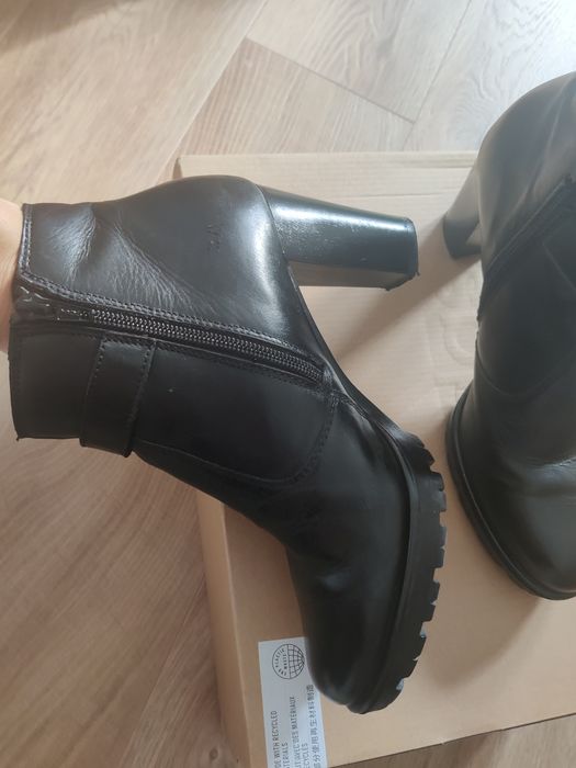 Ghete din piele cu toc
