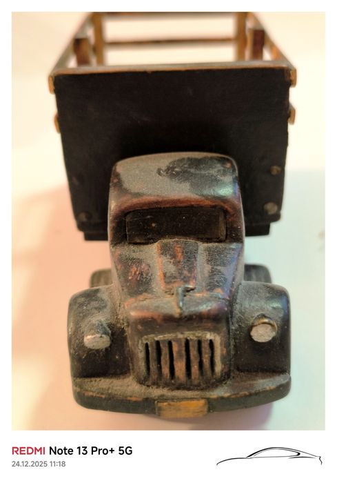 История в дърво-ръчно изработени камиончета 1940 г.