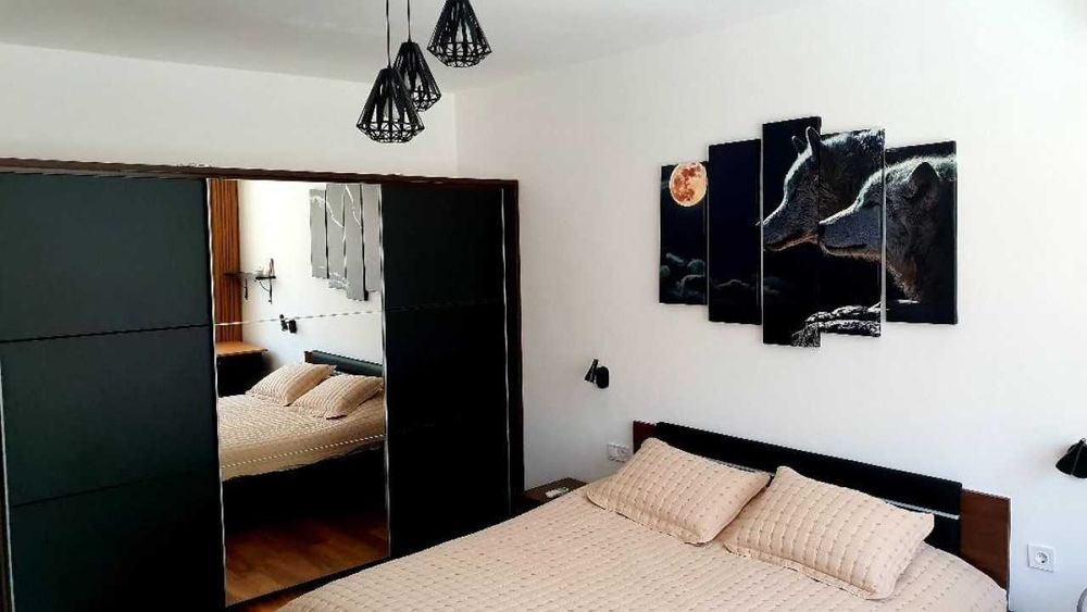 Дава се под наем Тристаен апартамент в Пловдив, Център - 80 кв.м за 548.25 € - Снимка #2