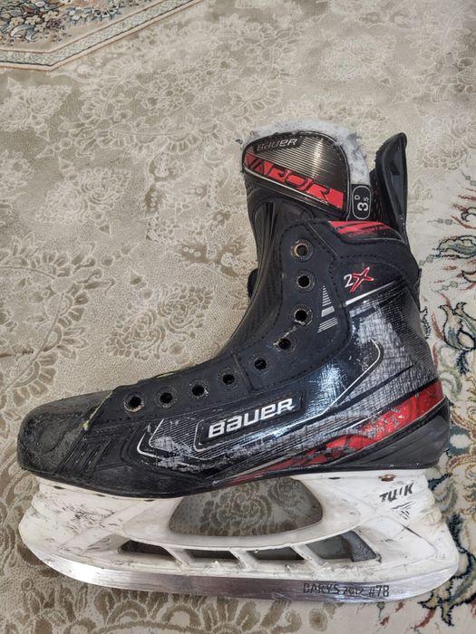 Продам Коньки Хоккейные  Bauer