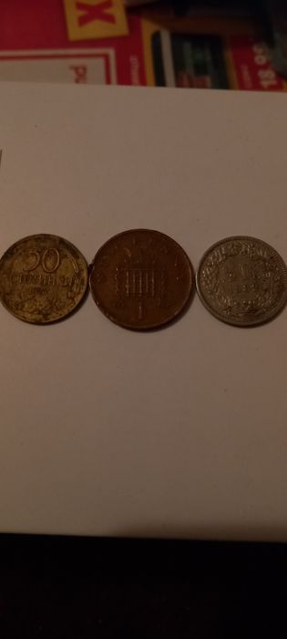 Продавам стари монети