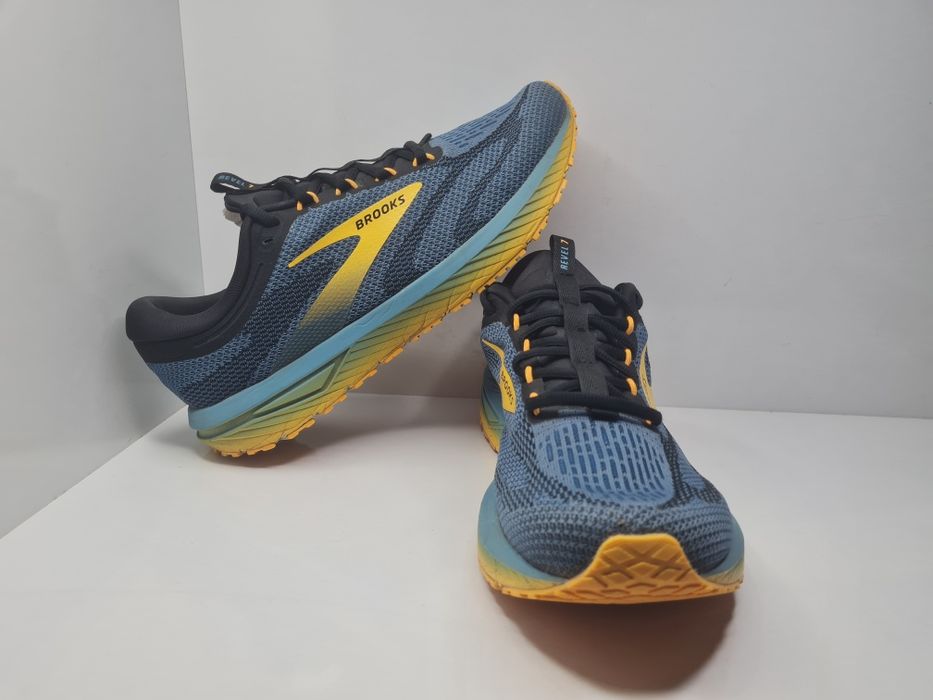 Маратонки Brooks Revel 7

Носени ,но в отлично състояние.

Размер 45 с