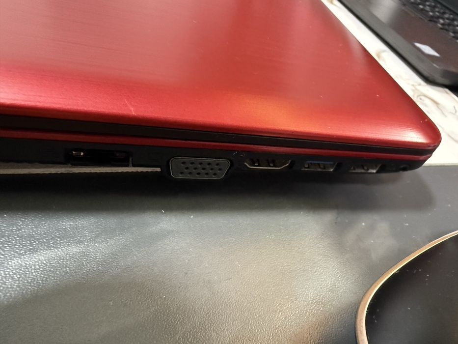 Laptop asus vivobook Max