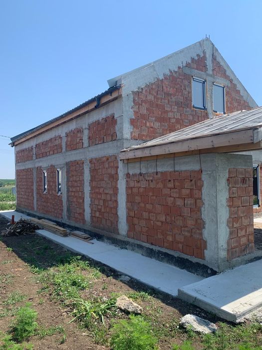 Casă individuală în comuna Aroneanu