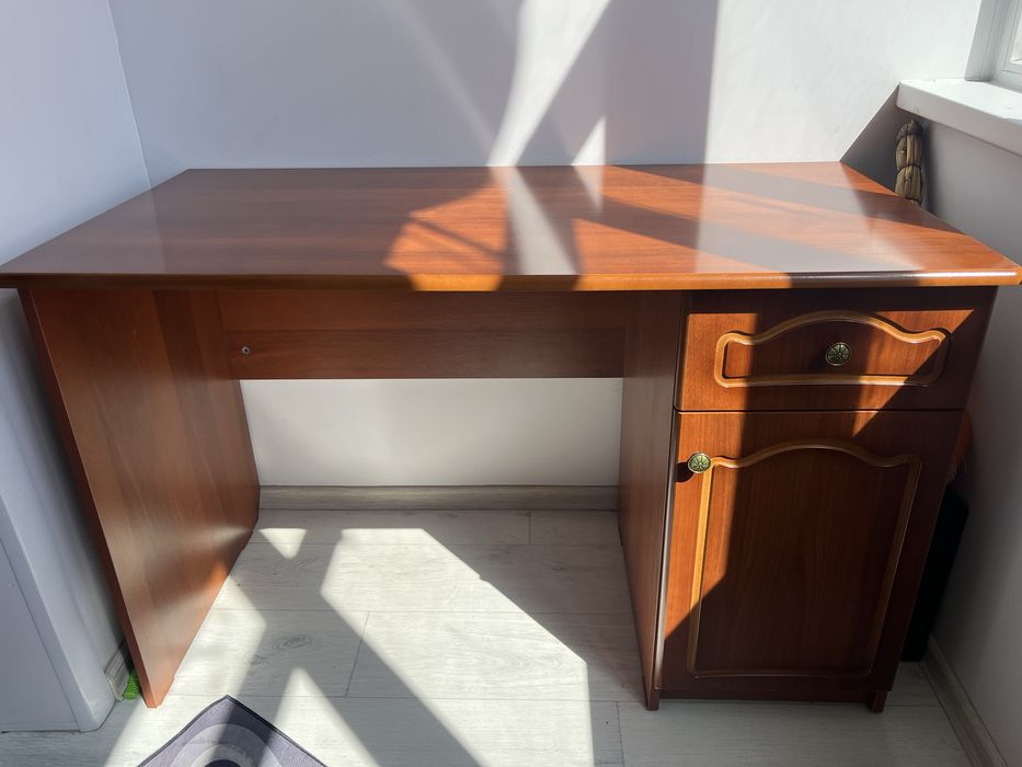 Продам письменный стол