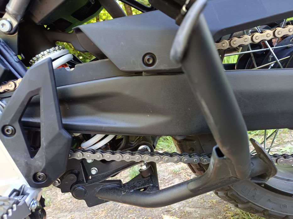 Vând cric central CF Moto MT 450