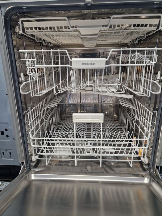 Съдомиялна за вграждане Miele G5175 XXL