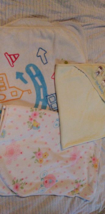 Продам б /у флисовые пледики и полотенце
