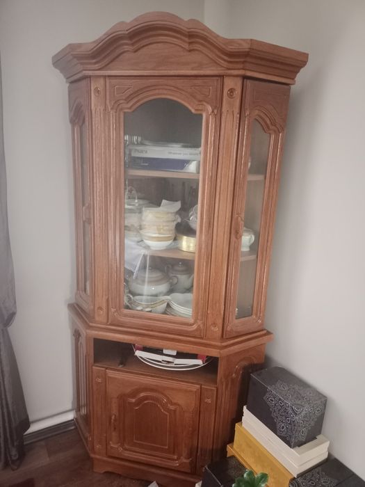 Угловая стенка для гостиной