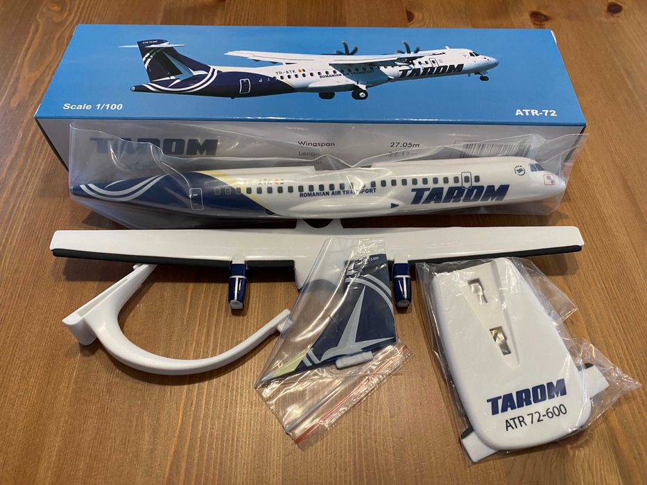 ATR 72-600 TAROM Macheta avion Scara 1:100