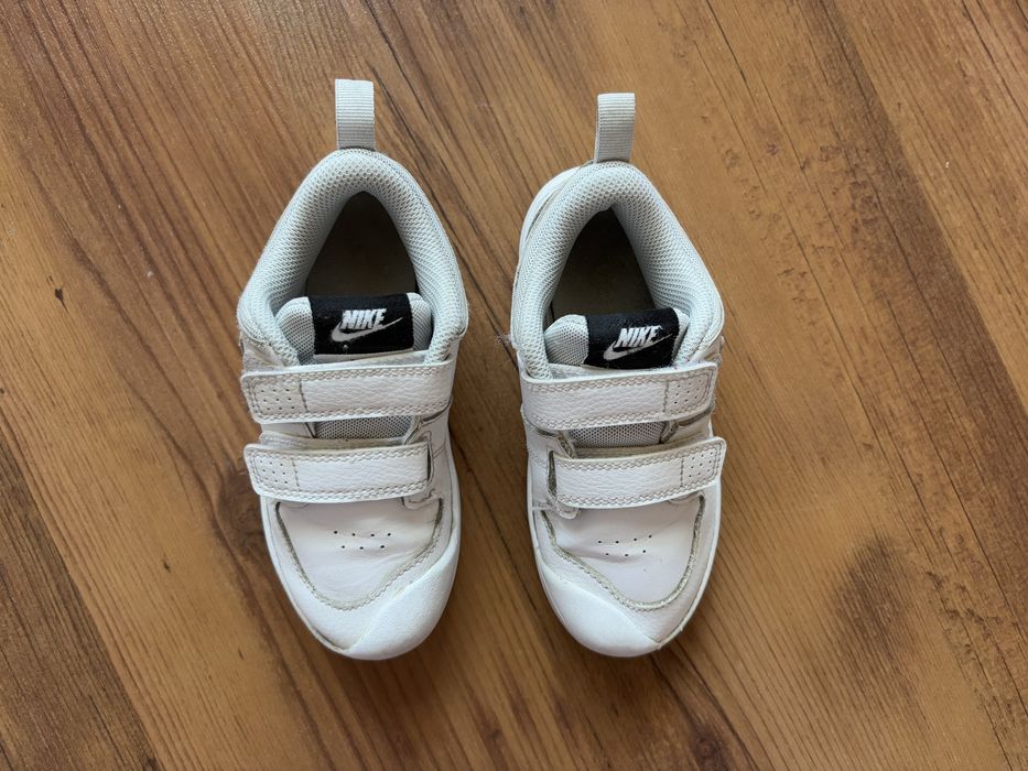 Детски кожени спортни обувки Nike - 27 размер