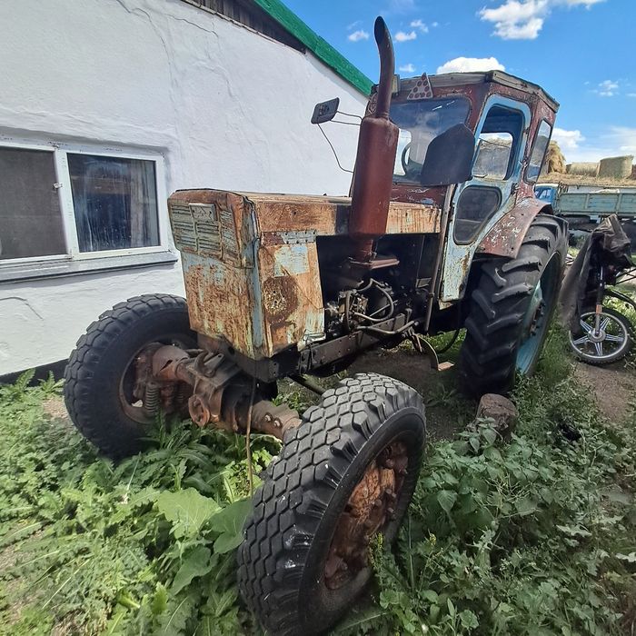 Трактор в хорошем состоянии, косилка в комплекте