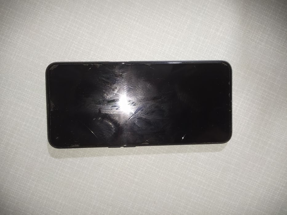 Oppo a 54 sotiladi Yangiday