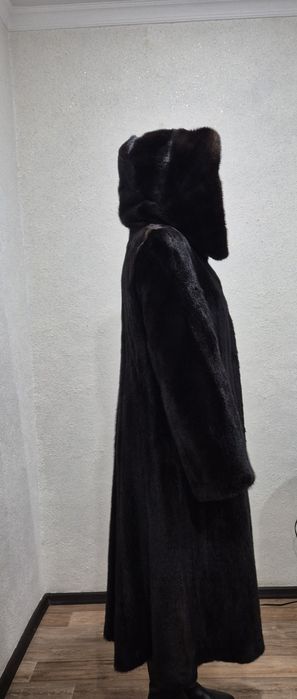 Продам норковую шубу