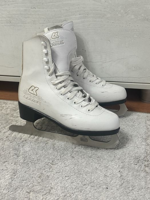 Фигурные коньки.