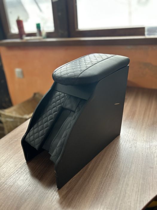 Подлоколник авто аксессуар