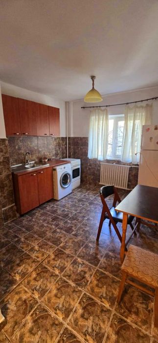 Inchiriez Apartament cu 2 camere-Fainari