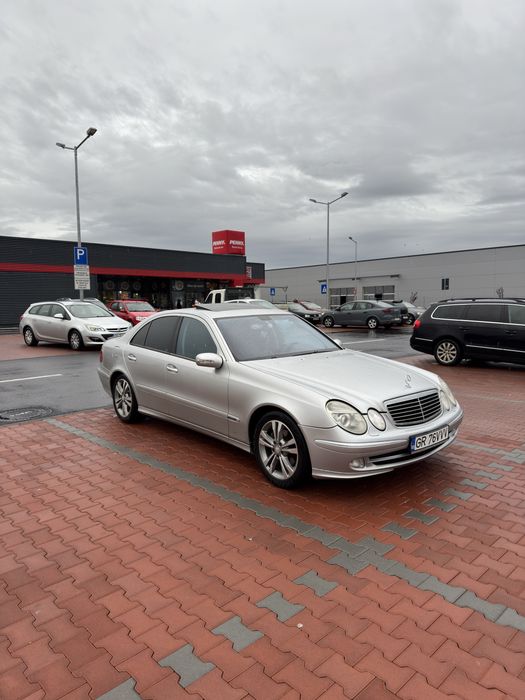 Mercedes-Benz W211 Avantgarde 2.2 CDI,150 CP,2003-Foarte întreținut