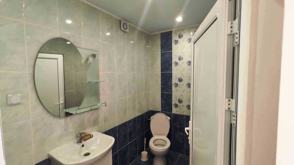 Дава се под наем Двустаен апартамент в Варна, Червен площад - 65 кв.м за 510 € - Снимка #16