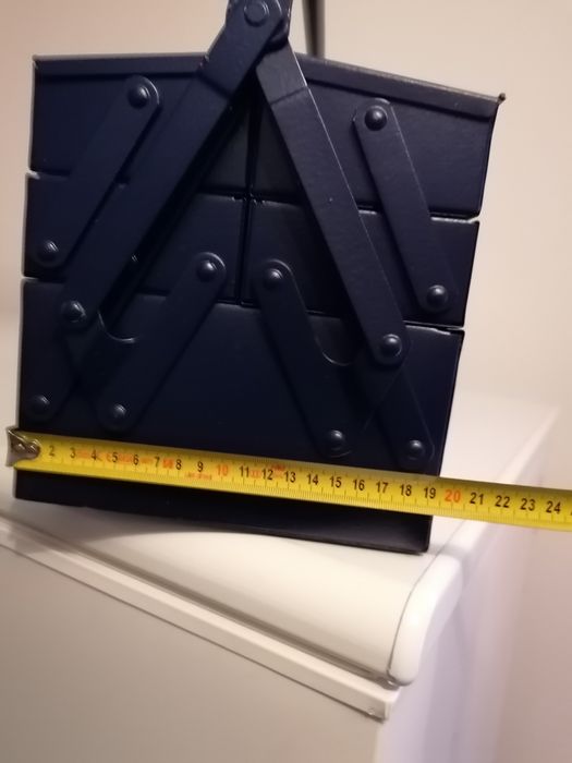 Cutie de scule. PROMAT

Confecționate din tablă de oțel 0.7 mm.
Lăcuit