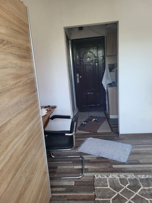 Vand camera transformata in garsoniers