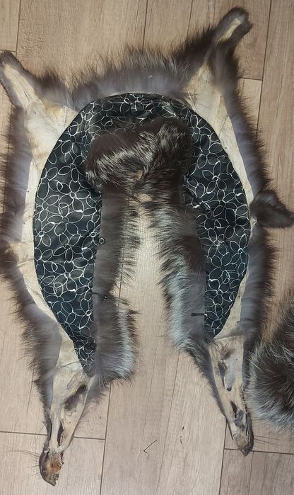 воротник и нарукавники чернобурка