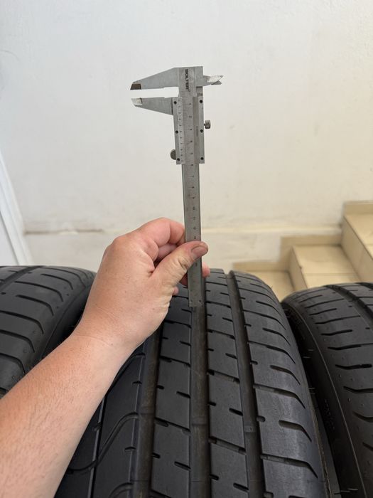 235/35/19 & 305/30/19 PIRELLI P ZERO