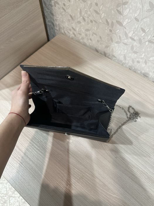 продам сумку-клатч