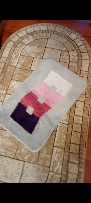 Продам коврик для ванной и туалета