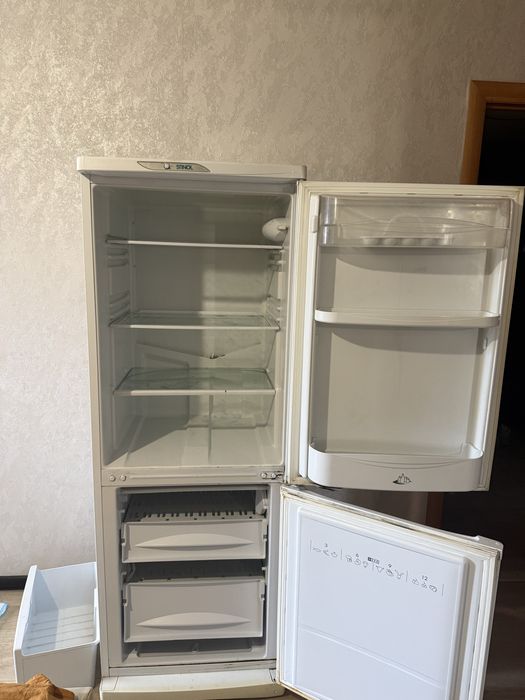 Холодильник.
