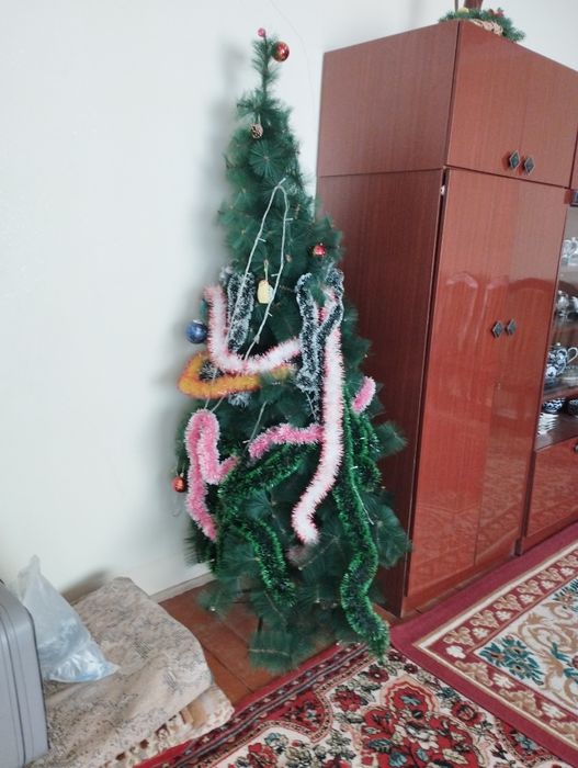 Ёлка 1,80см красивая