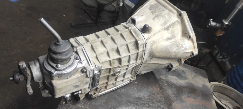 МКПП  5 ступ, нового образца б\у Нива