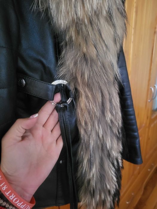 Естествена кожа с яка от лисица