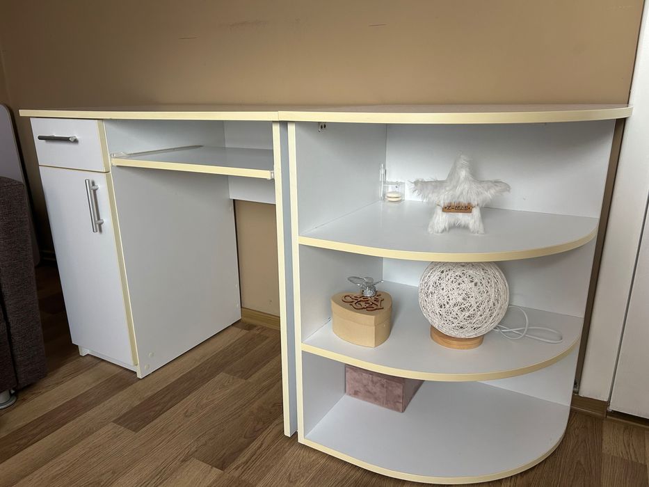 Birou+dulap cu rafturi