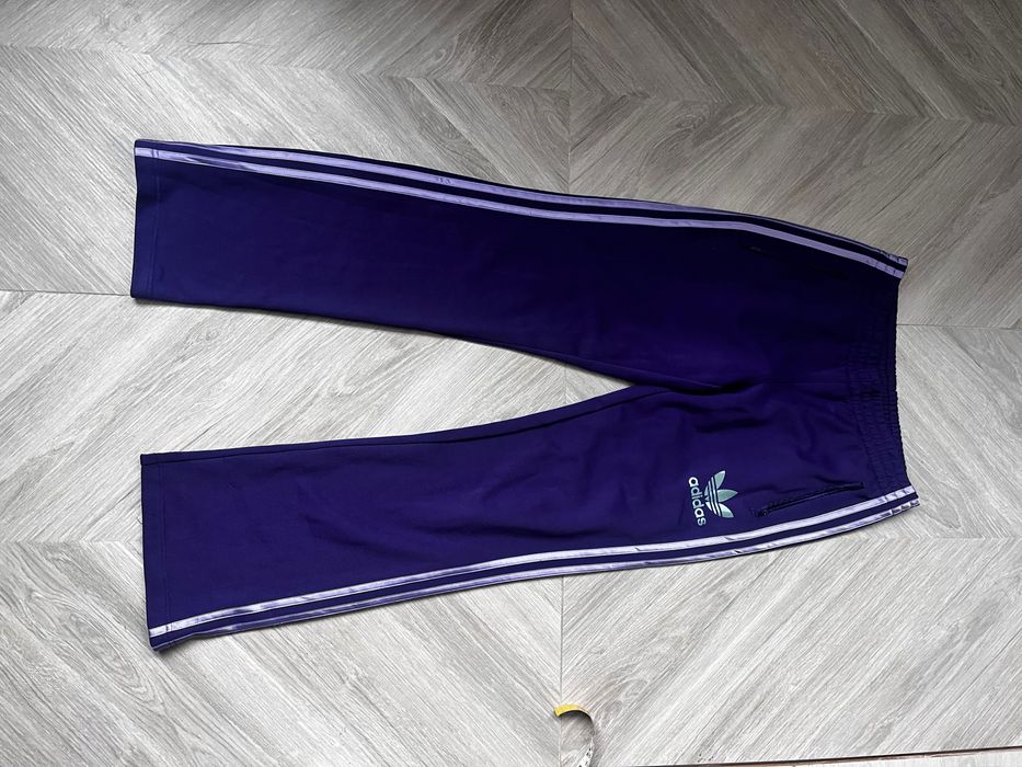 Оригинален панталон Adidas,хубав цвят лилав