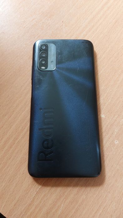 Продам смартфон)))
