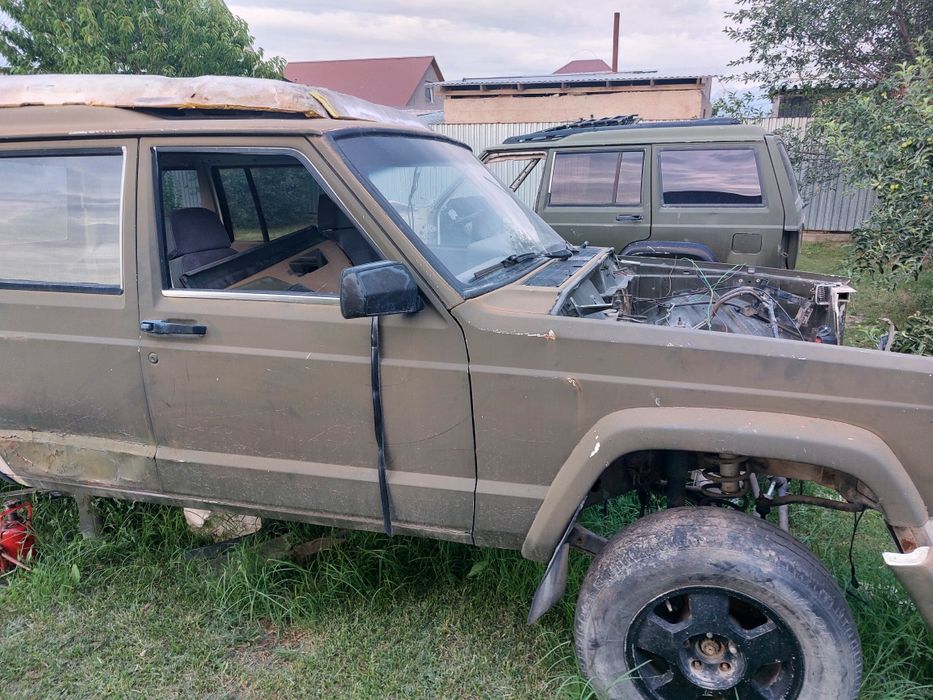 Продам Jeep Cherokee