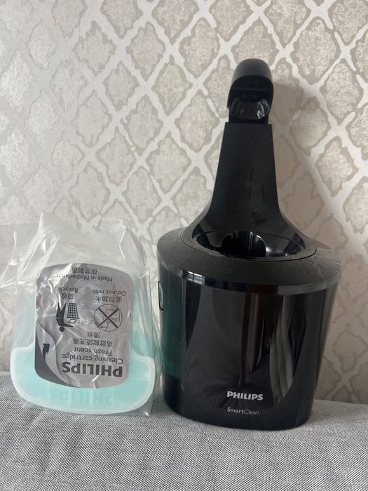 Станция очистки бритвы Philips SmartClean