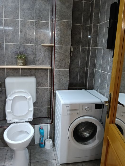 Inchiriez apartament 3 camere