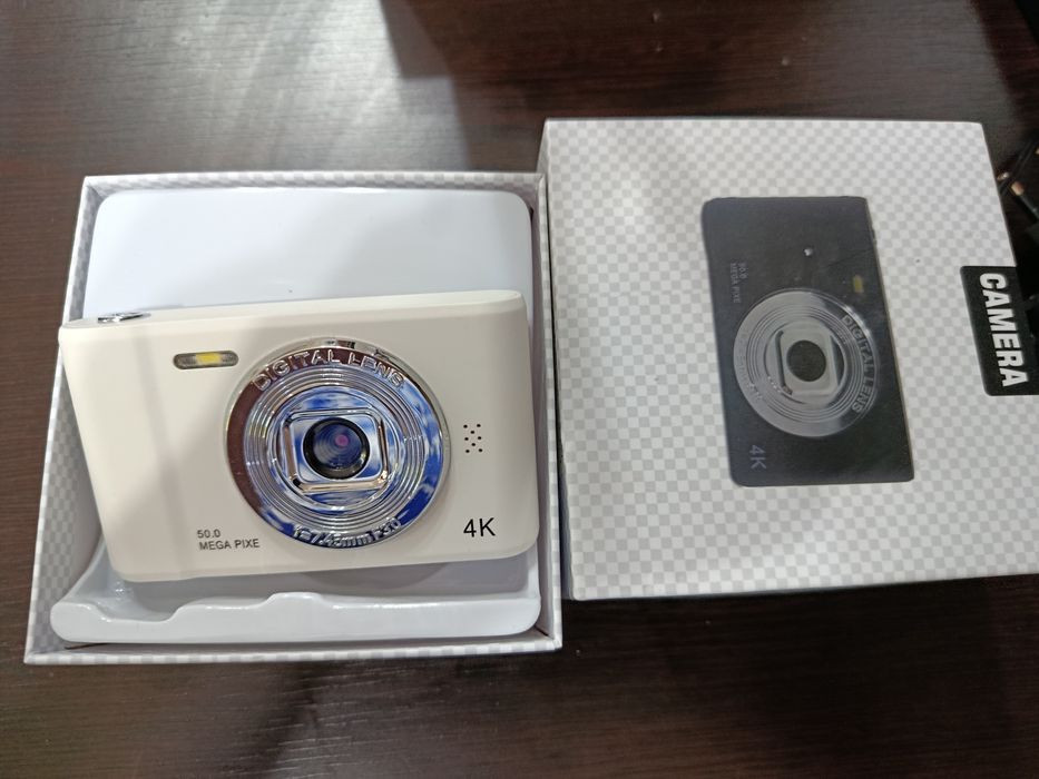 Продается фотоаппарат новый
