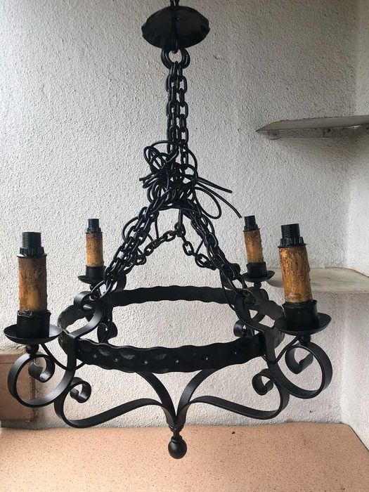 Оригинални осветителни тела от ковано желязо