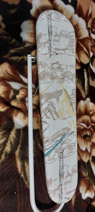 Suport călcat mâneci