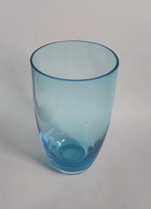 Ваза и свещник от цветно стъкло