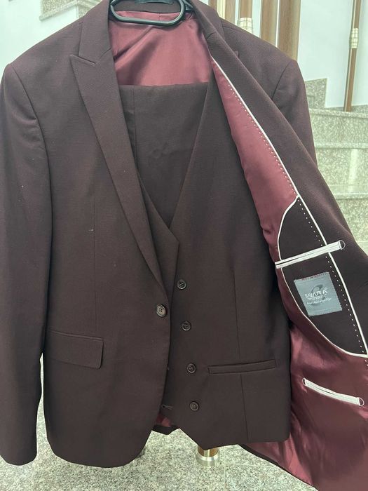 Мъжки официален костюм