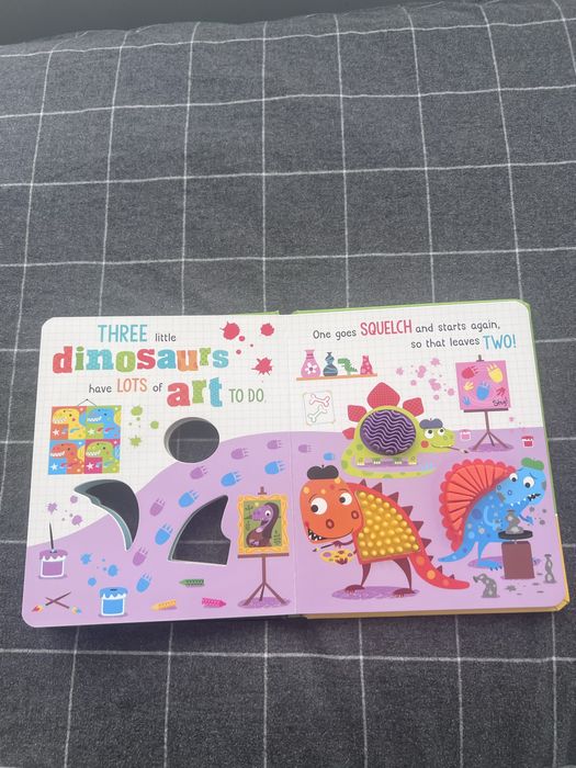 Never Touch the Dinosaurs, Eric Carle, детски книги на английски