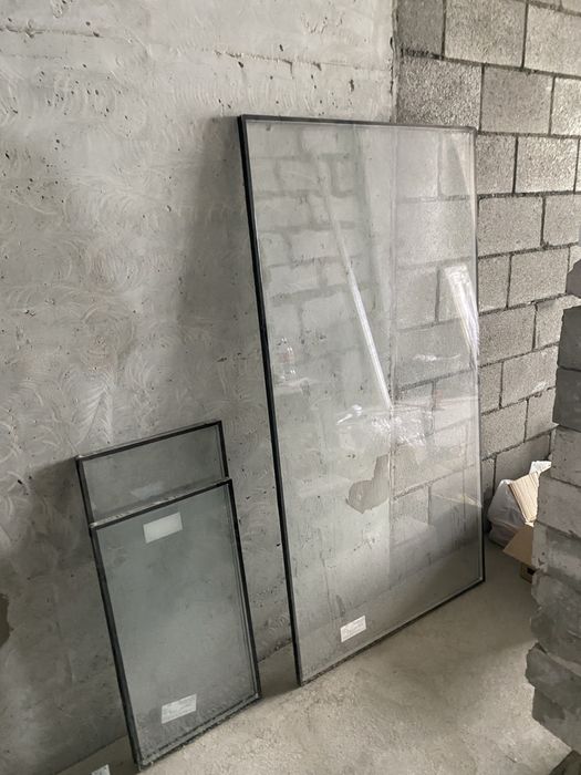 Әйнек Терезе мен есік